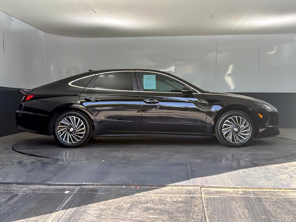 Used 2023 Hyundai Sonata Limited w/ Cargo Package FWD image 2