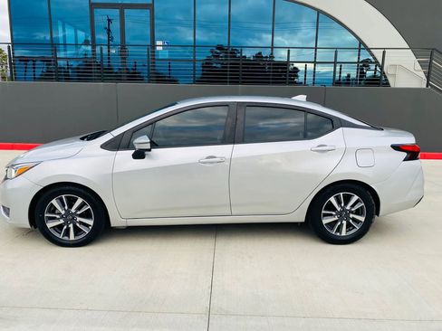 Used 2023 Nissan Versa SV FWD image 2