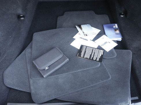 Certified 2025 BMW 740i image 40