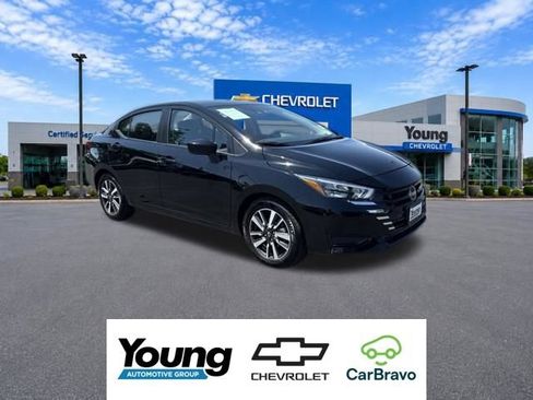 Used 2025 Nissan Versa SV FWD image 1
