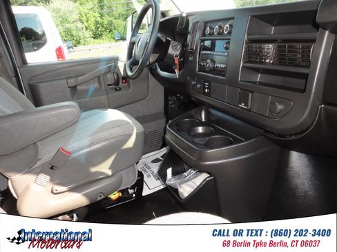 Used 2017 Chevrolet Express 2500 RWD image 12
