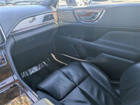 Used 2017 Lincoln Continental Reserve image 17