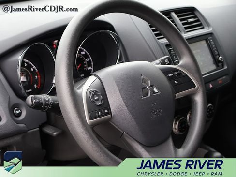 Used 2025 Mitsubishi Outlander Sport SE AWD/4WD image 25