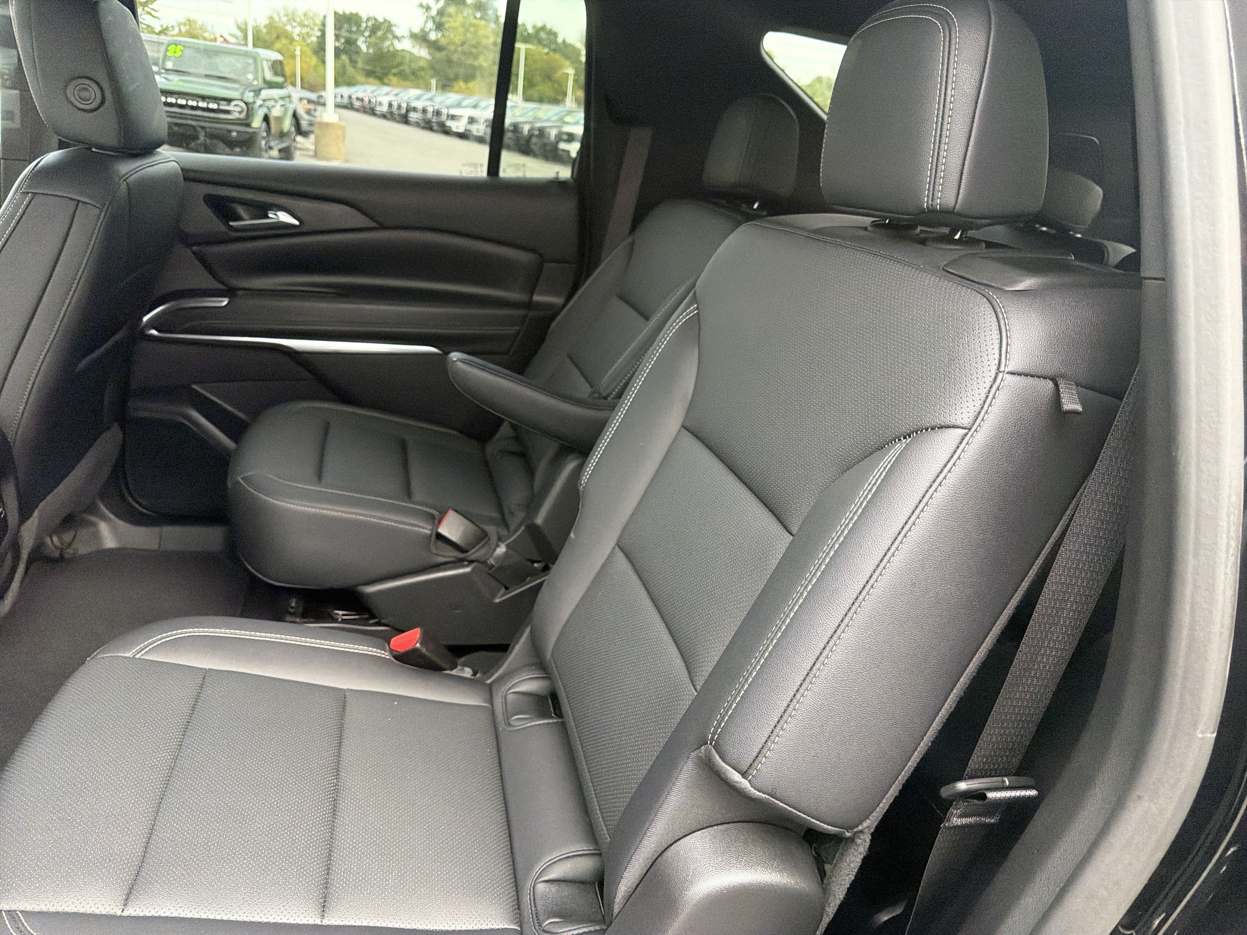 Used 2025 Chevrolet Traverse LT AWD/4WD image 13