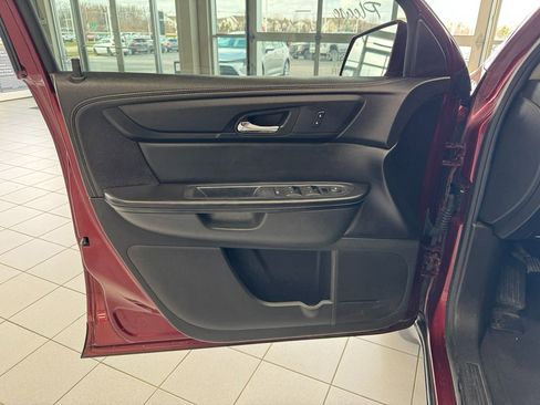 Used 2015 Chevrolet Traverse LT w/ Style and Technology Package image 9