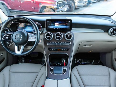 Used 2020 Mercedes-Benz GLC 300 image 13