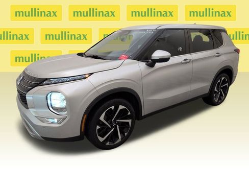 Used 2022 Mitsubishi Outlander SE image 10