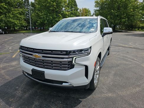 Used 2021 Chevrolet Suburban Premier w/ Premium Package AWD/4WD image 2