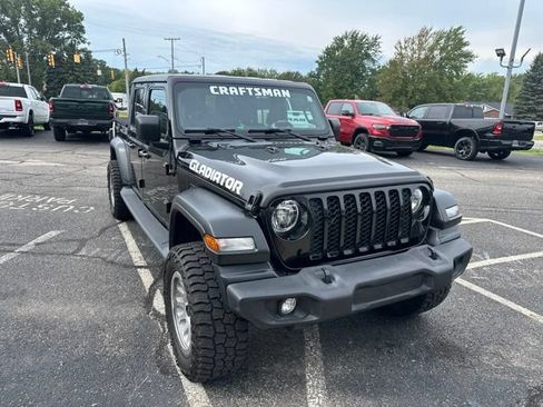 Used 2020 Jeep Gladiator Sport w/ Quick Order Package 24S AWD/4WD image 1
