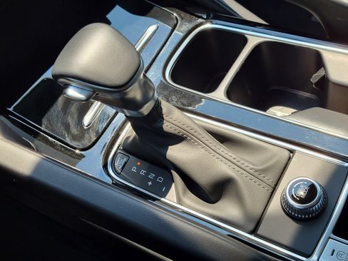 Used 2025 Kia Telluride S FWD image 24