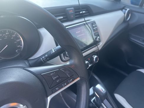 Used 2021 Nissan Versa SV image 11