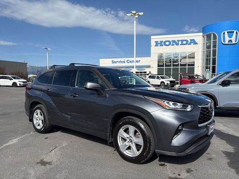 Used 2020 Toyota Highlander LE AWD/4WD image 1