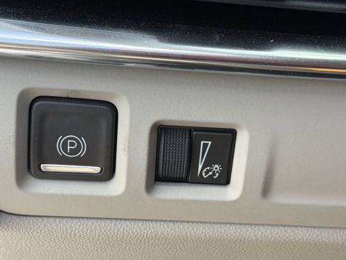 Certified 2023 Cadillac XT4 Premium Luxury FWD image 28