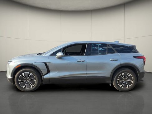 Used 2025 Chevrolet Blazer EV LT w/ LPO, All-Weather Mat Package FWD image 5