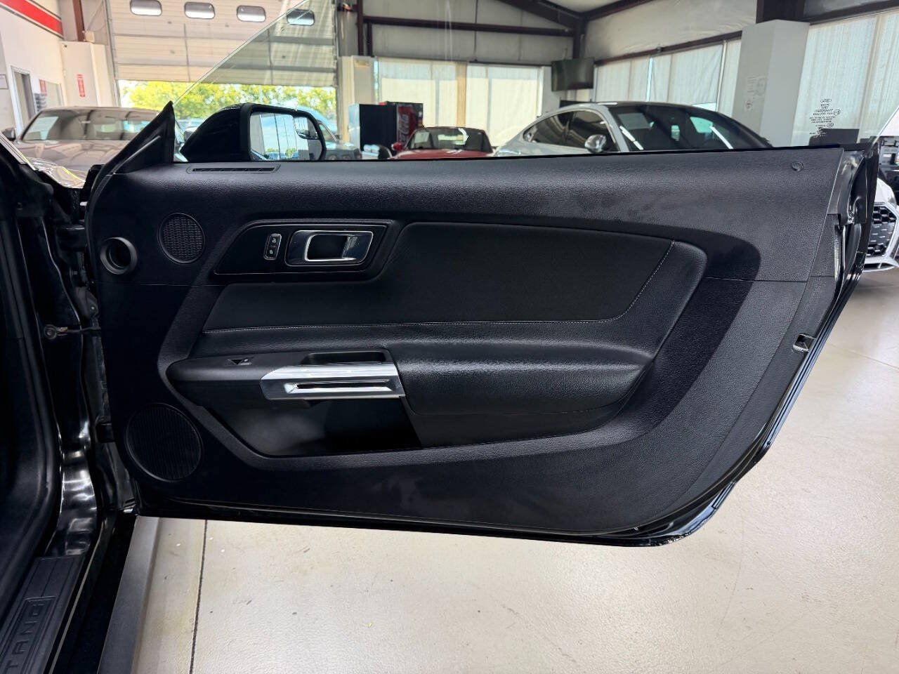 Used 2018 Ford Mustang Coupe w/ Equipment Group 101A RWD image 13