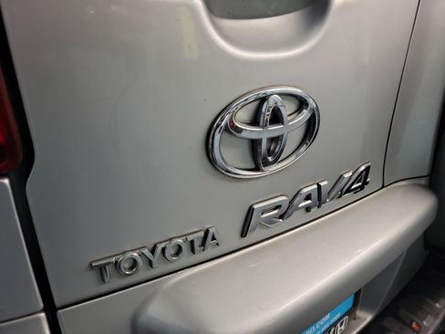 Used 2009 Toyota RAV4 4WD image 9
