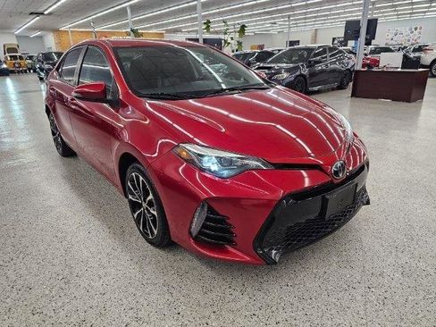 Used 2018 Toyota Corolla SE FWD image 3