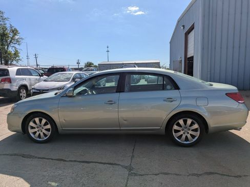 Used 2005 Toyota Avalon XLS FWD image 9