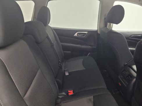 Used 2020 Nissan Pathfinder S image 19