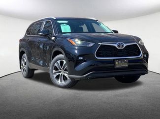 New 2026 Toyota Highlander XLE video 2