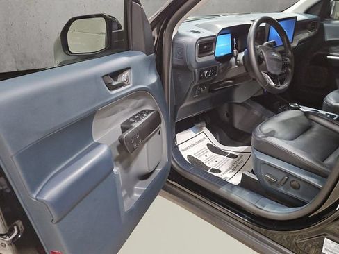Certified 2025 Ford Maverick Lariat w/ Black Appearance Package AWD/4WD image 12
