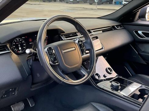 Used 2019 Land Rover Range Rover Velar R-Dynamic SE image 17