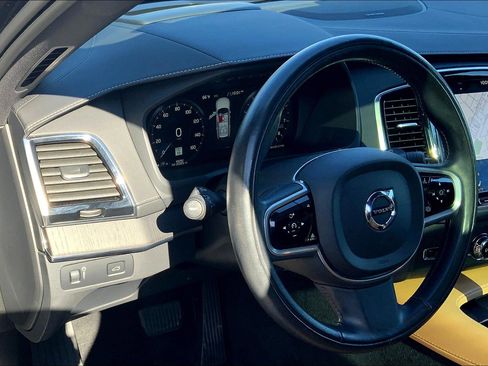Used 2022 Volvo XC90 T6 Inscription w/ Advanced Package image 15