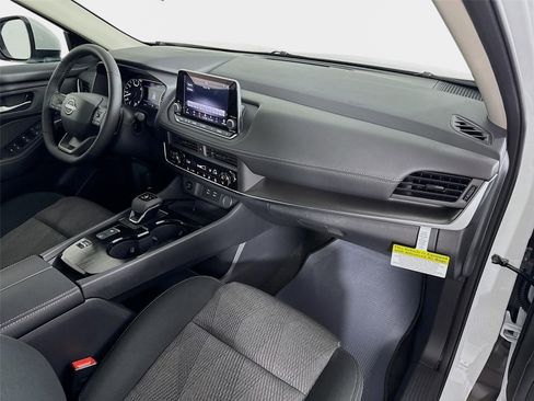 New 2026 Nissan Rogue SV FWD image 28