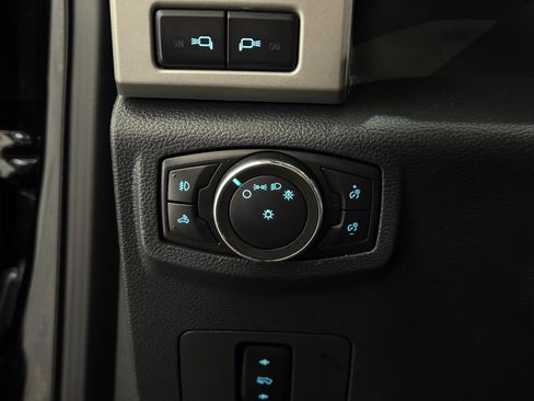 Used 2022 Ford F250 Lariat w/ Chrome Package image 27