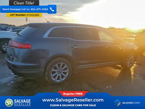 Used 2013 Lincoln MKT AWD image 4
