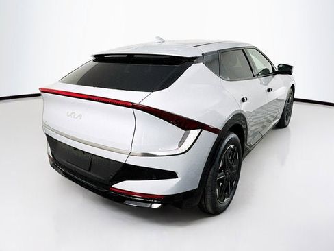 New 2025 Kia EV6 Wind image 5