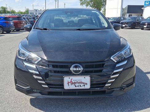 Used 2024 Nissan Versa SV FWD image 2