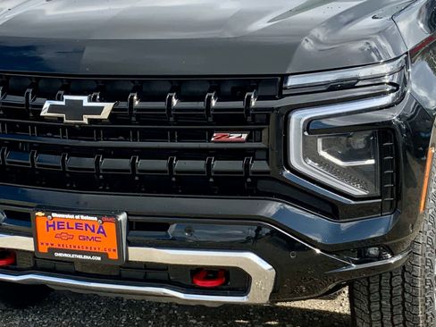 Used 2025 Chevrolet Suburban Z71 AWD/4WD image 13