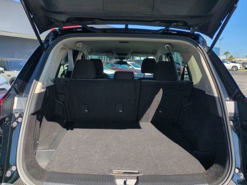 Used 2023 Nissan Rogue SV FWD image 14