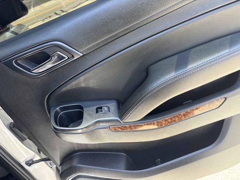 Used 2016 Chevrolet Suburban LTZ RWD image 24