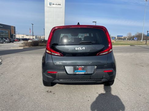 Used 2022 Kia Soul LX w/ Technology Package image 4