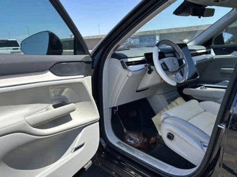 Used 2025 Volvo EX90 Ultra AWD/4WD image 3