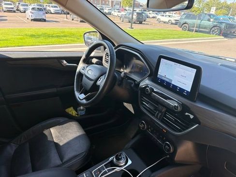 Used 2020 Ford Escape Titanium AWD/4WD image 14