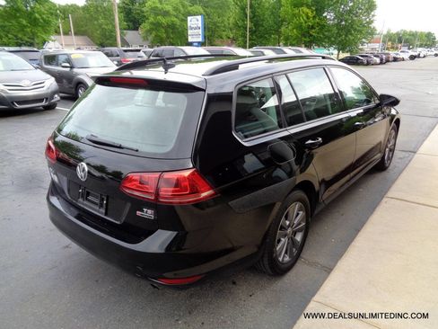Used 2017 Volkswagen Golf S AWD/4WD image 3