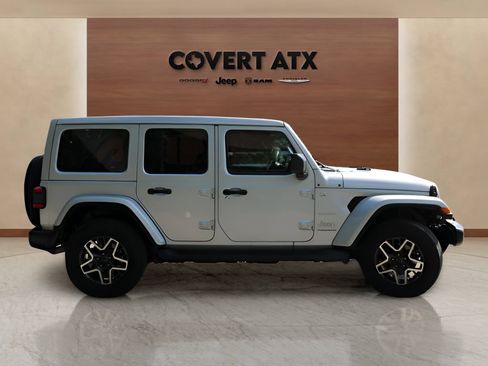Used 2024 Jeep Wrangler Unlimited Sahara w/ Technology Group AWD/4WD image 6