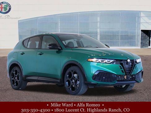 New 2026 Alfa Romeo Tonale w/ Black Premium Package image 8