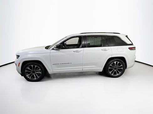 Used 2022 Jeep Grand Cherokee Overland AWD/4WD image 8