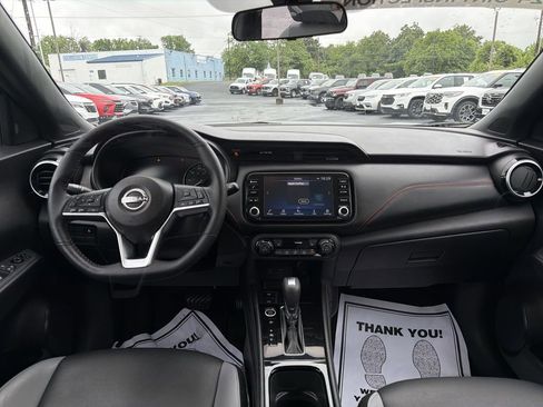 Used 2023 Nissan Kicks SR w/ SR Premium Package FWD image 7