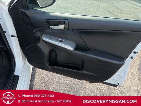 Used 2014 Toyota Camry SE w/ Moonroof Package FWD image 35