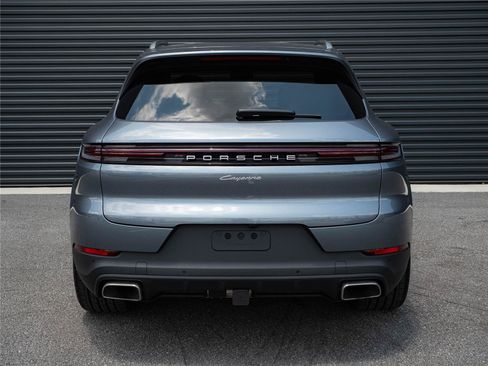 Certified 2026 Porsche Cayenne AWD/4WD image 30