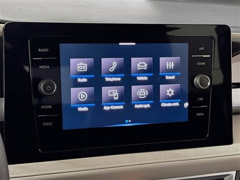 New 2025 Volkswagen Taos SE image 7