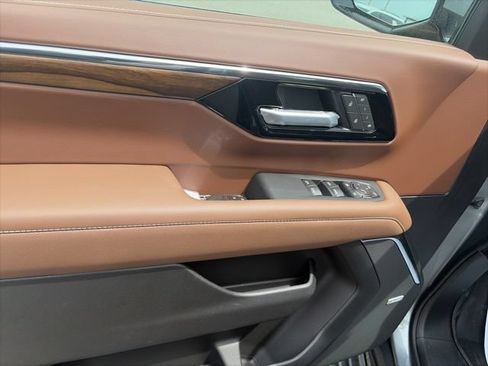 New 2026 Chevrolet Suburban High Country w/ LPO, Get Active Package AWD/4WD image 17