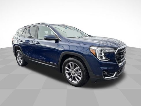 Used 2023 GMC Terrain SLT image 3