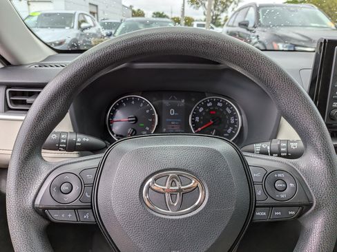 Used 2019 Toyota RAV4 XLE w/ Convenience Package image 28