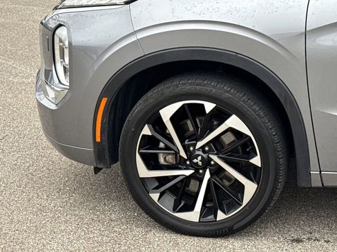 Used 2024 Mitsubishi Outlander SEL image 9